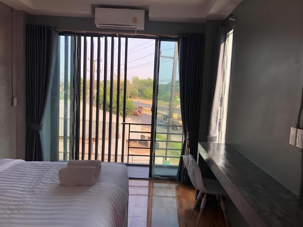 Sixty-Nine Resort Нахон Паном Екстериор снимка